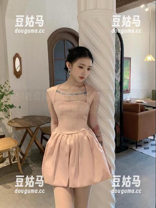 手持51吃瓜导航，你能想象女友的反差吗？