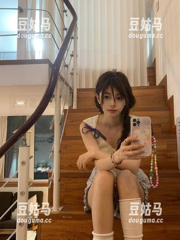 各种吃瓜风暴，收藏“51吃瓜网”苹果版下载链接，别等我吃完了你再来追！