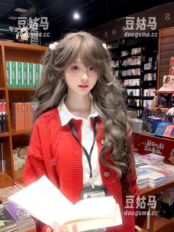 网页上的“718.sx”，总是能把我的注意力拽走，然后我又恋恋不舍地回去！