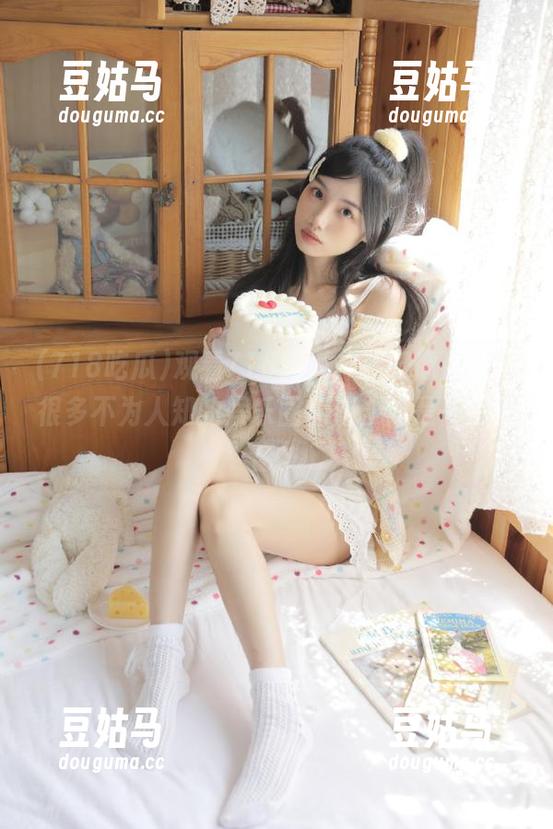 观看718吃瓜，我好像看到了很多不为人知的娱乐圈点滴，像是一扇小窗。