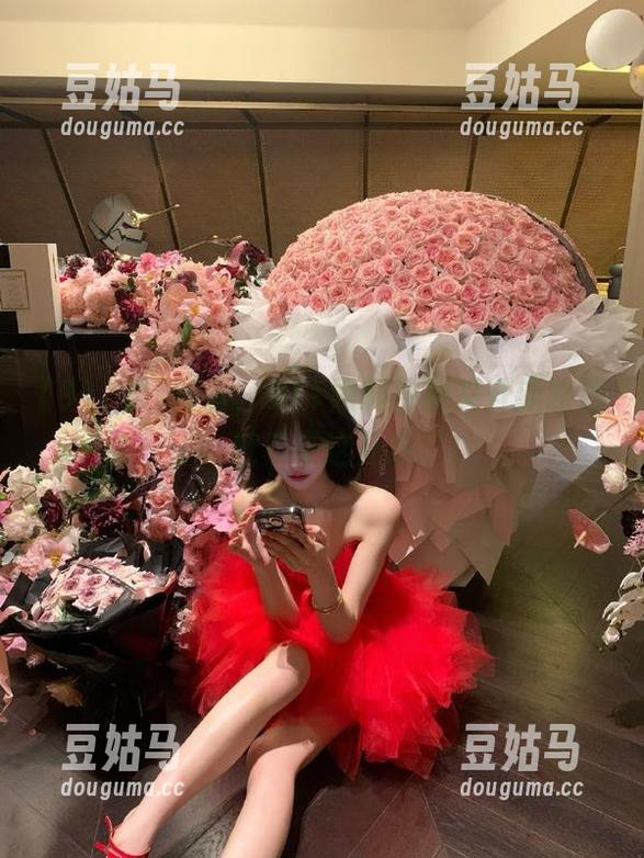 看，911黑料导航又开新路线了，赶紧来这儿吃瓜！