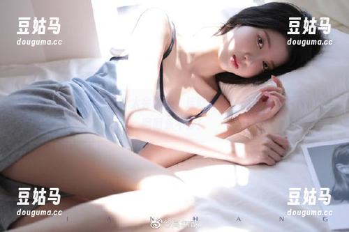 “hl03苹果版”太会聊天，连吃瓜也能搞得跟相声似的，呵呵乐不停！