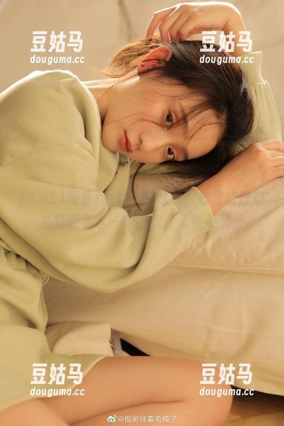 观看zztt21的时候，心里的好奇心就像春水一般泛滥，无处不涌。