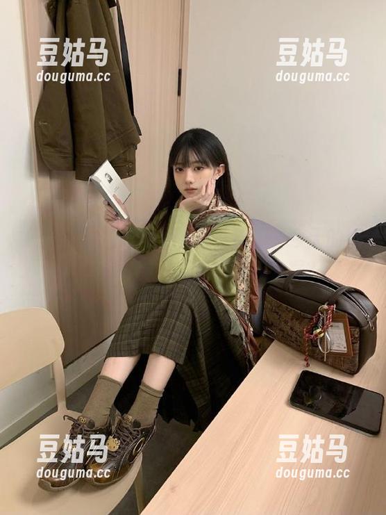 赶紧登录五一吃瓜，今天的娜娜又有什么‘趣事’等你发掘？