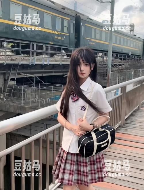 加入五一吃瓜，收藏娜娜每天的不一样，乐趣无穷哦！