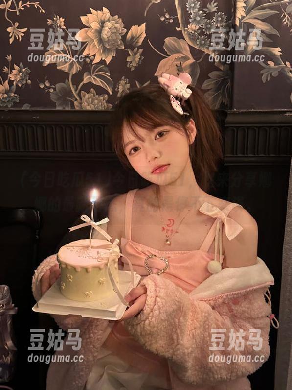 今日吃瓜51，快来分享娜娜的最新动态，真的是停不下来诶。