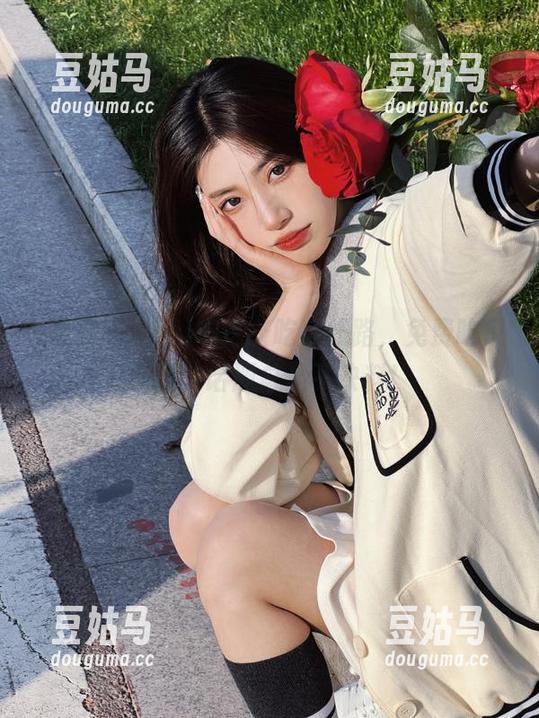 瞧这条吃瓜线路，免费吃瓜网里的话题总是不缺料！