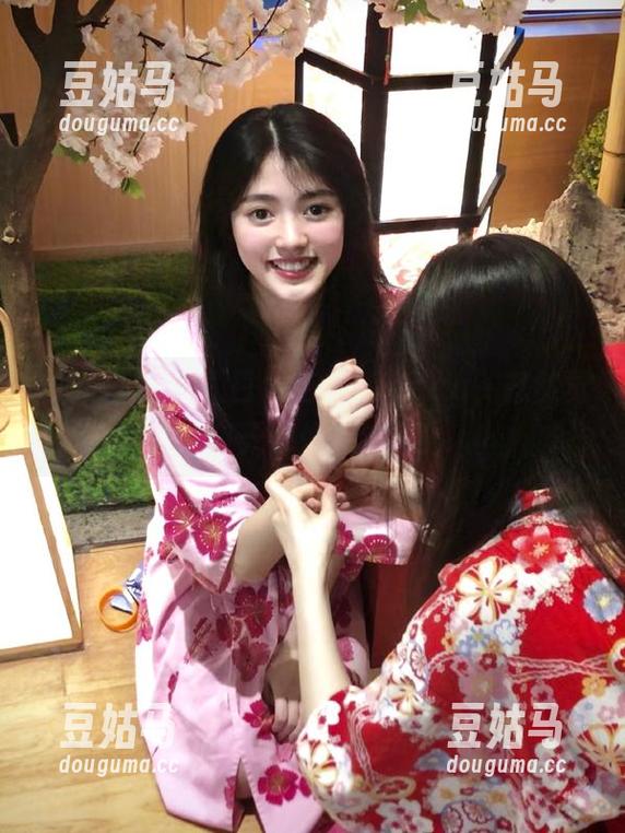 从入口看吃瓜17cgcg，忽然觉得每天都像在追剧！