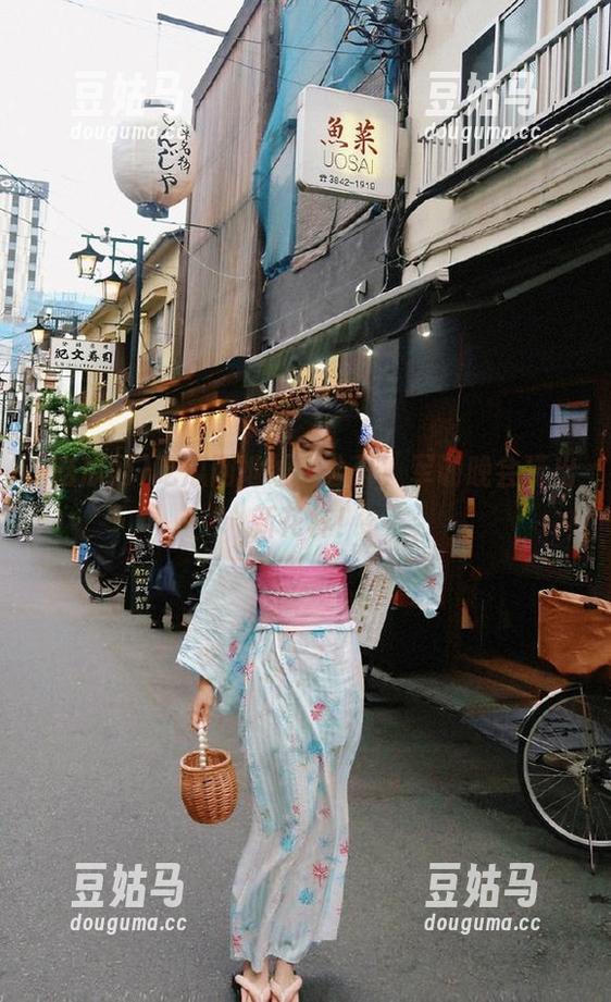 吃瓜网地址大公开，军训晚会玩出新花样！