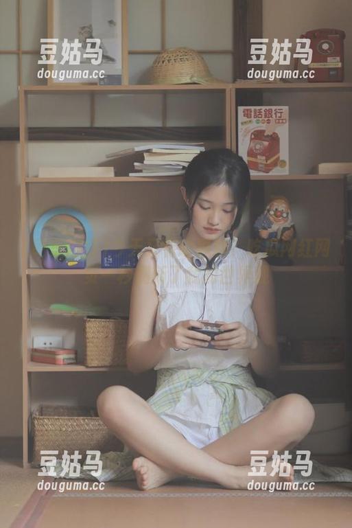 今天又有啥黑料？吃瓜网红网页一秒刷新了我的世界观