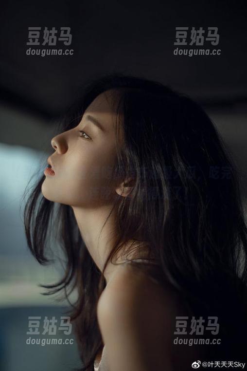 吾爱吃瓜发布超级大瓜，吃完这瓜，连晚饭都觉得淡了！