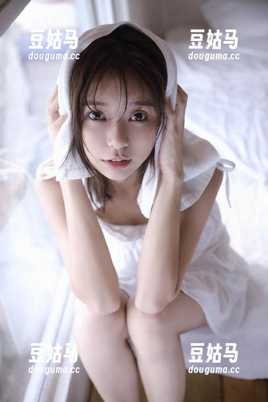 准备好，“国产吃瓜”中的“永不迷路拨浪鼓”，咱们一起扭扭，然后继续蹭热度吧！