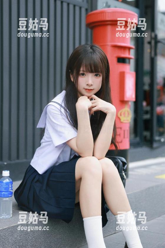 观看国产吃瓜，来一场人与瓜的默契对峙，有泛黄的旧时光！