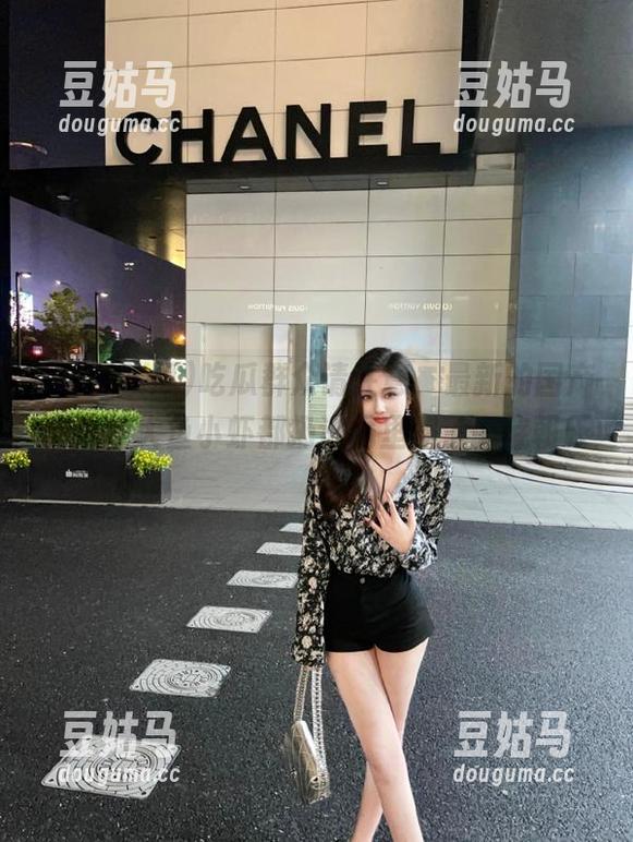 吃瓜群众请注意，最新的国产吃瓜把大鱼小虾都扔进锅里翻了个底朝天。