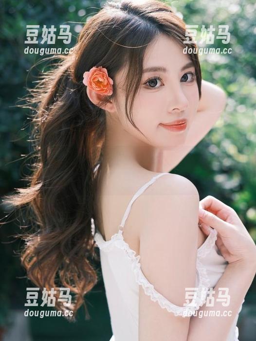 国产黑料网官网：令人沉迷的黑材料，快来一饱眼福！
