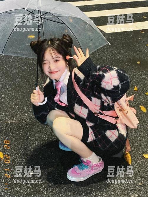 暧昧的传送门叼着国产黑料网的瓜，我打算不小心摔一跤。