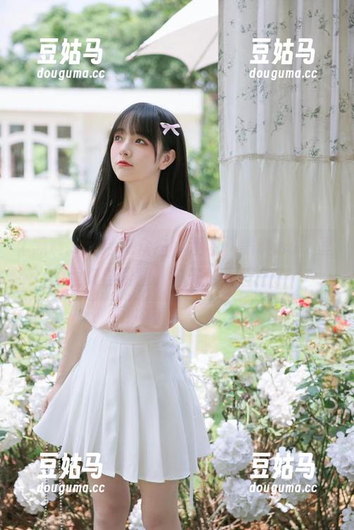 迷惑众生，观看“黑料.su”里的恒久黑眼圈，时光也无所谓了。