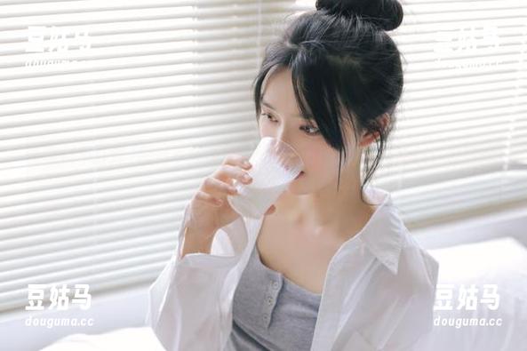 黑料不打烊,万里长征app，最新的爆料就像撒盐般令人上瘾！