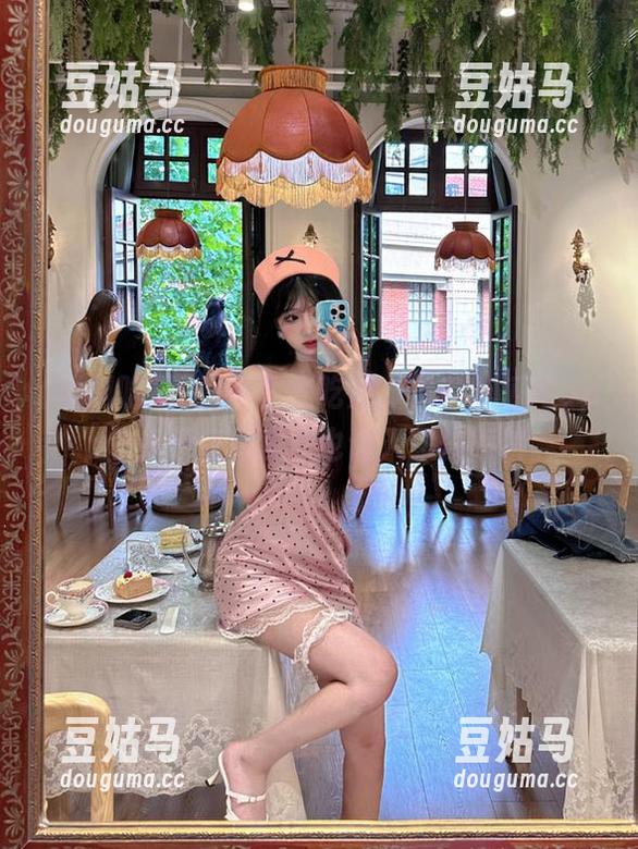 不止是吃瓜，黑料吃瓜网app的视频使用操作也让人忍俊不禁。