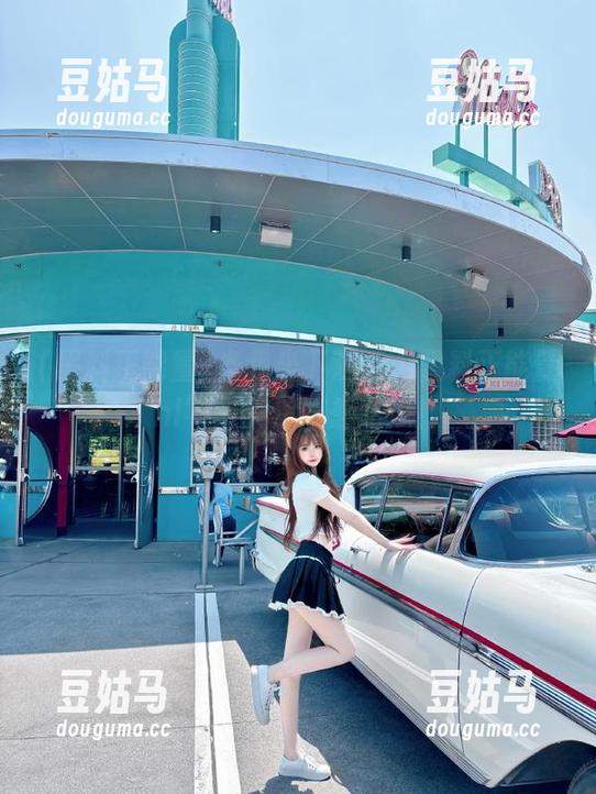 当我坐下观看“黑料正能量hl”，突然好想吃瓜！