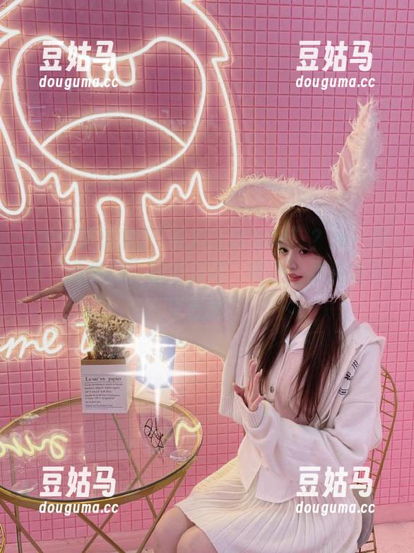 “黑料正能量hl”？来一份带“传送门”的好运吧，噢不，黑料也可以正经？
