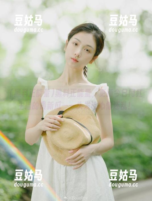 黑料正能量，更新今日网红主播的最新瓜——头发比心情还乱！