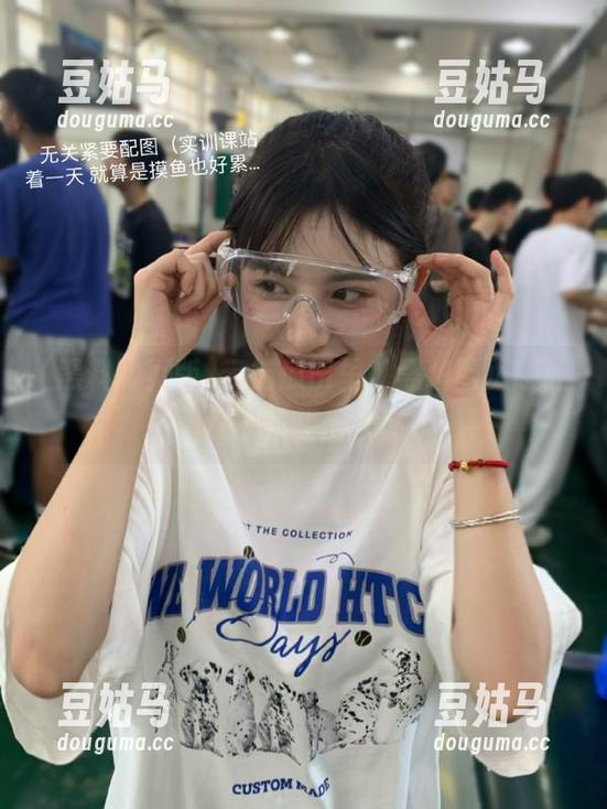 云端瓜田里，黑料网页版让我不断截屏求证